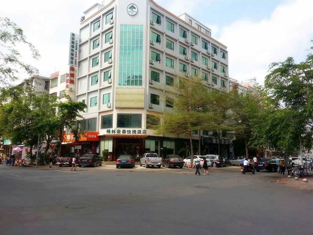 Greentree Inn Sanya He Ping Street Hotel Exterior foto