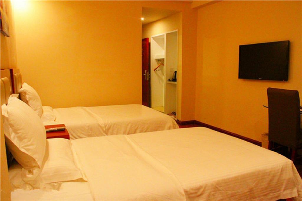 Greentree Inn Sanya He Ping Street Hotel Exterior foto
