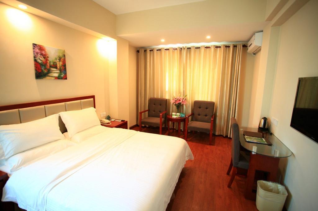 Greentree Inn Sanya He Ping Street Hotel Zimmer foto