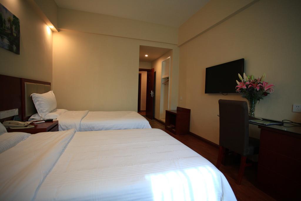 Greentree Inn Sanya He Ping Street Hotel Zimmer foto
