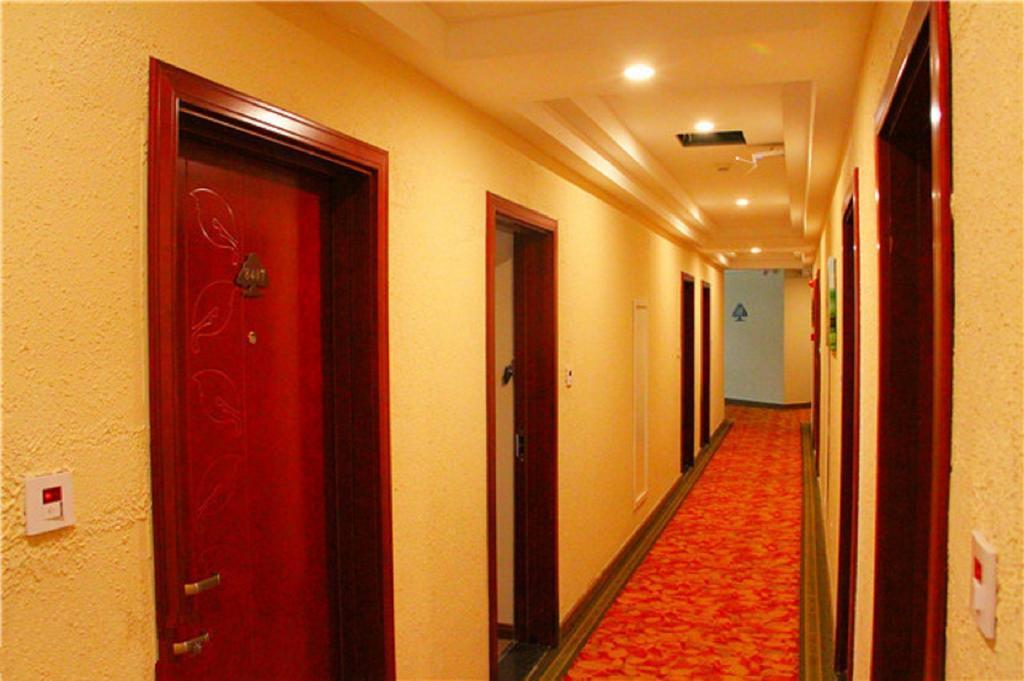 Greentree Inn Sanya He Ping Street Hotel Exterior foto